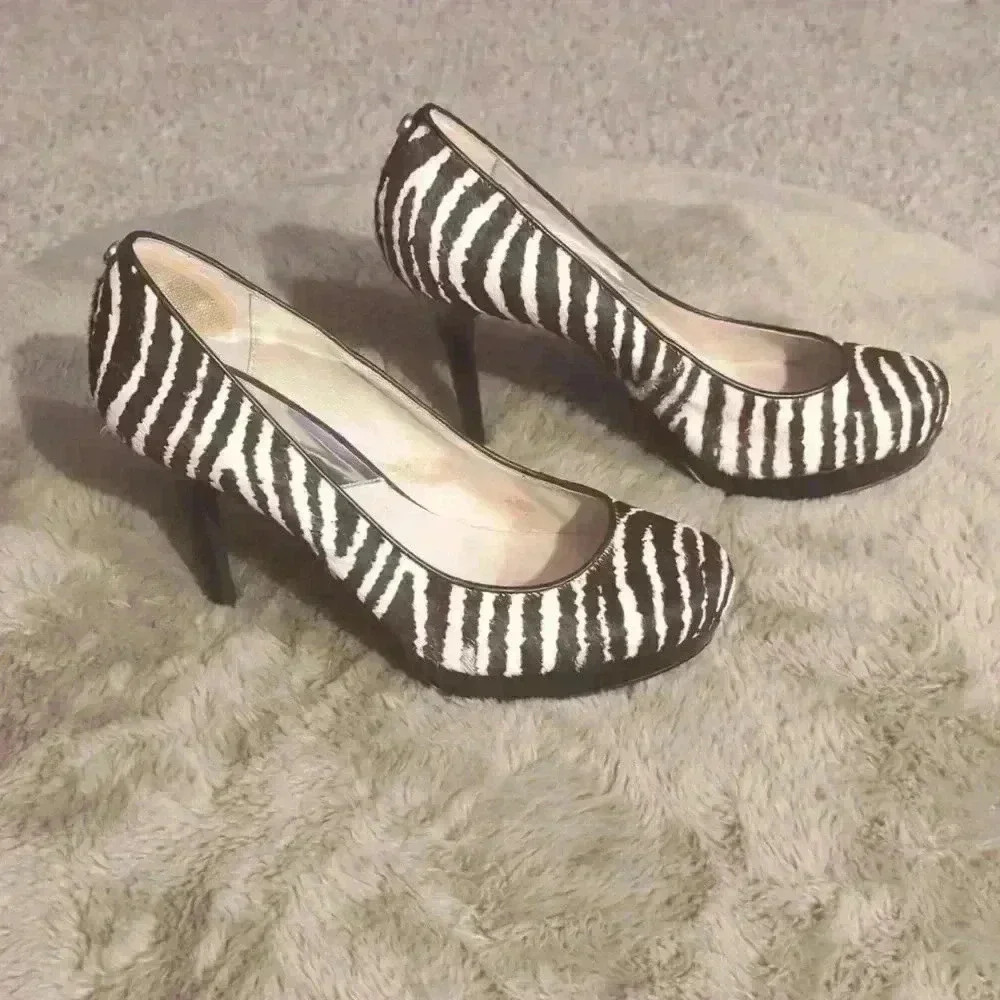 Michael Kors Real dyed cow hair zebra print heels. Size 7 1/2 - Picture 2 of 8